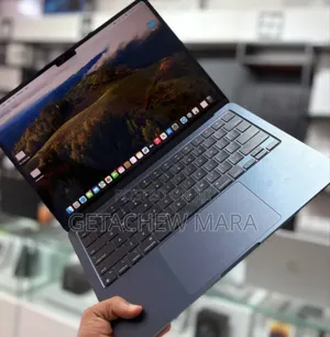 New Laptop Apple MacBook Pro 2022 M2 8GB Intel SSD 256GB