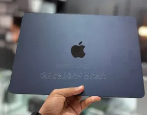 New Laptop Apple MacBook Pro 2022 M2 8GB Intel SSD 256GB