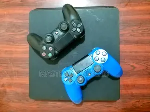 Playstation 4 Slim