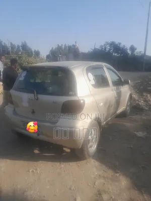 Toyota Vitz 2002 Silver