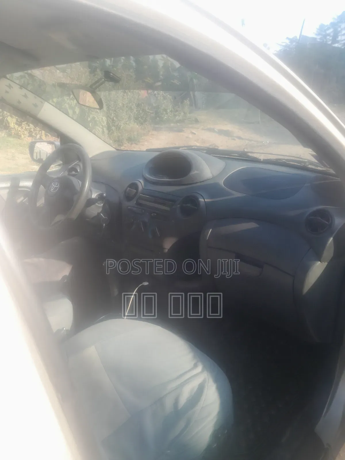 Toyota Vitz 2002 Silver