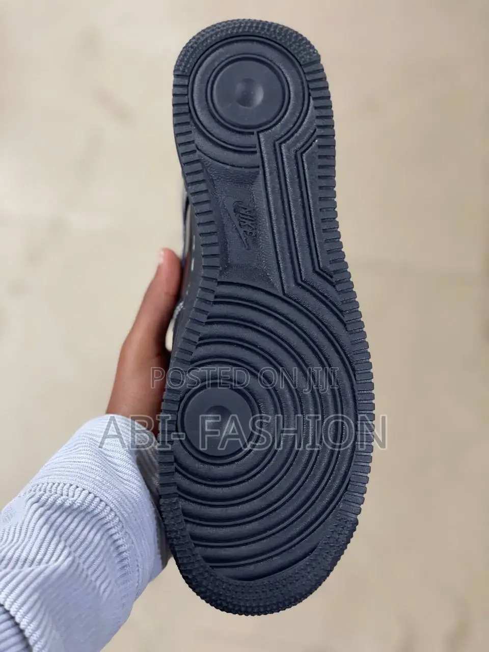 Nike Air Force 1 Paris Red Sole