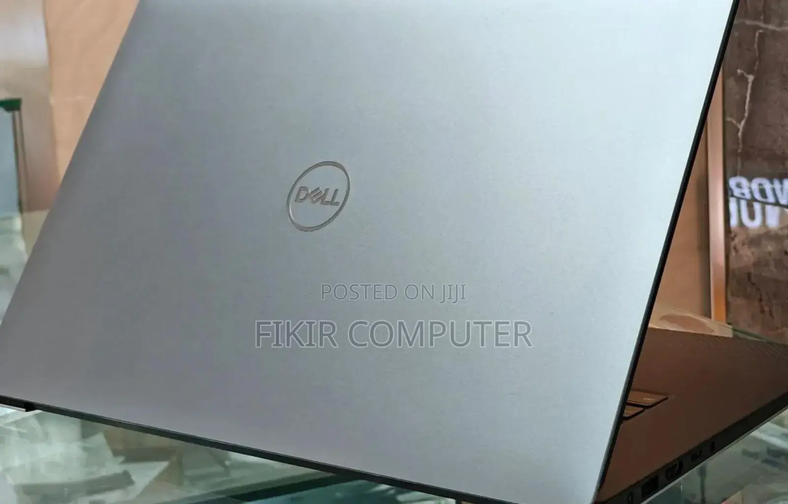 New Laptop Dell Precision 5540 16GB Intel Core I7 SSD 512GB