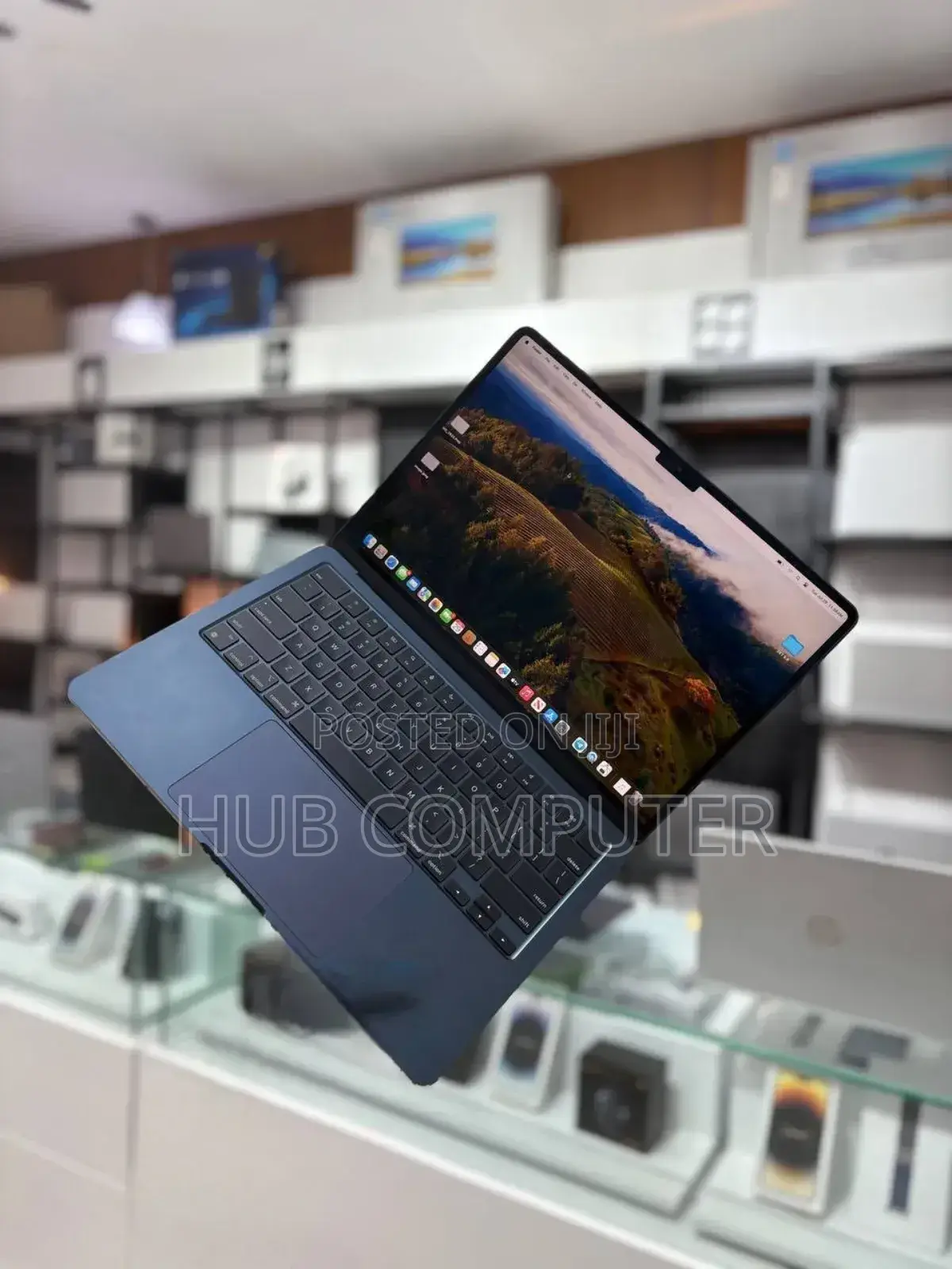 New Laptop Apple MacBook Air 2022 M2 8GB Apple M2 SSD 256GB