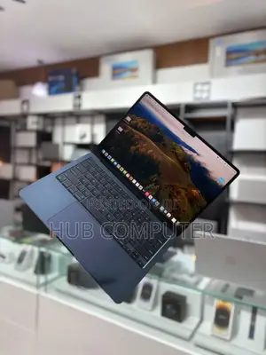 New Laptop Apple MacBook Air 2022 M2 8GB Apple M2 SSD 256GB