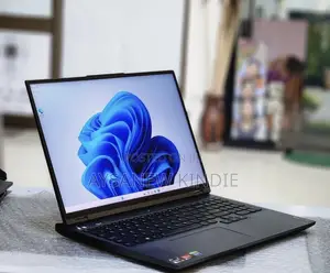 New Laptop Lenovo Legion 5 16GB AMD Ryzen 7 SSD 1T