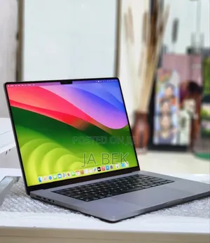 New Laptop Apple MacBook Pro M1 32GB Apple M1 Pro SSD 512GB