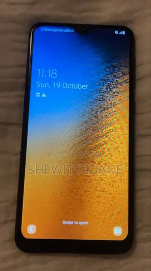 Photo - Samsung A10 32 GB Black