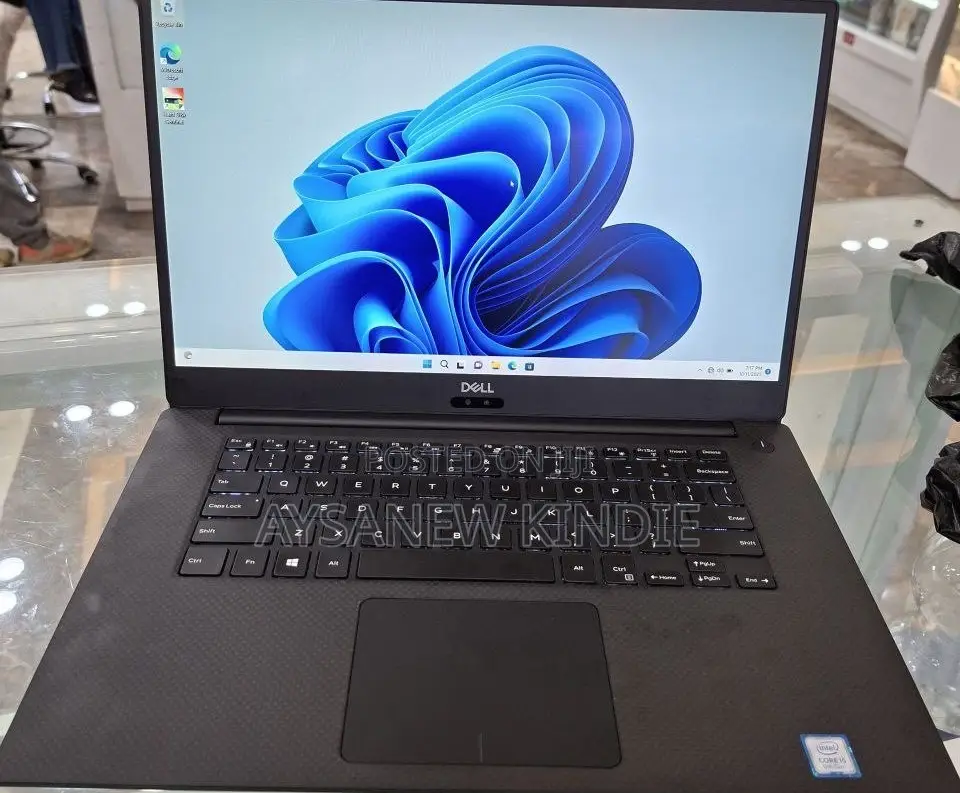 New Laptop Dell Precision 5540 16GB Intel Core i5 SSD 256GB