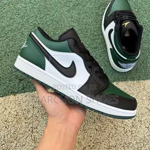 Photo - Nike Air Jordan 1 Low ‘Green Toe’
