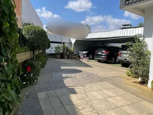 10bdrm House in Bole for sale