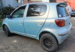 Toyota Vitz 1.0 FWD 5dr 2004 Blue