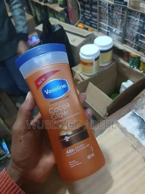 Photo - Vaseline Cocoa Glow