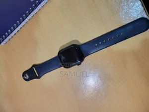 Photo - Apple Watch Series 8