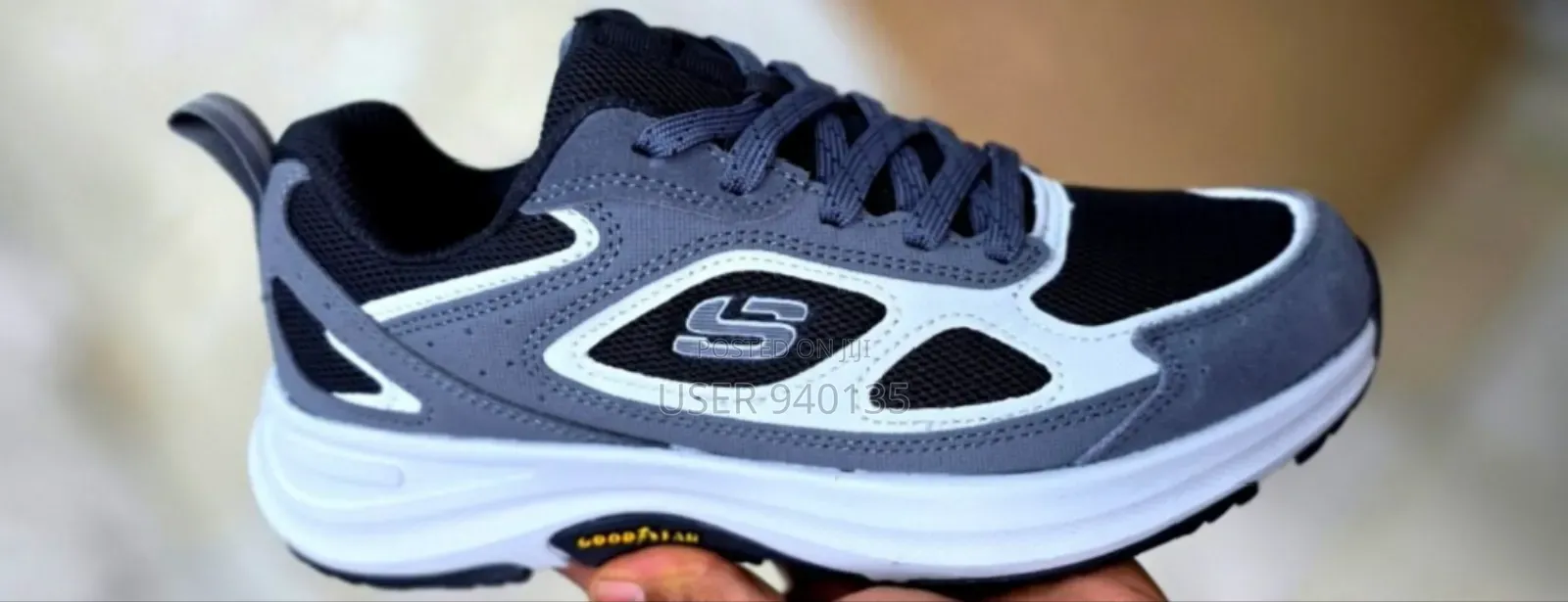 Skechers Hills