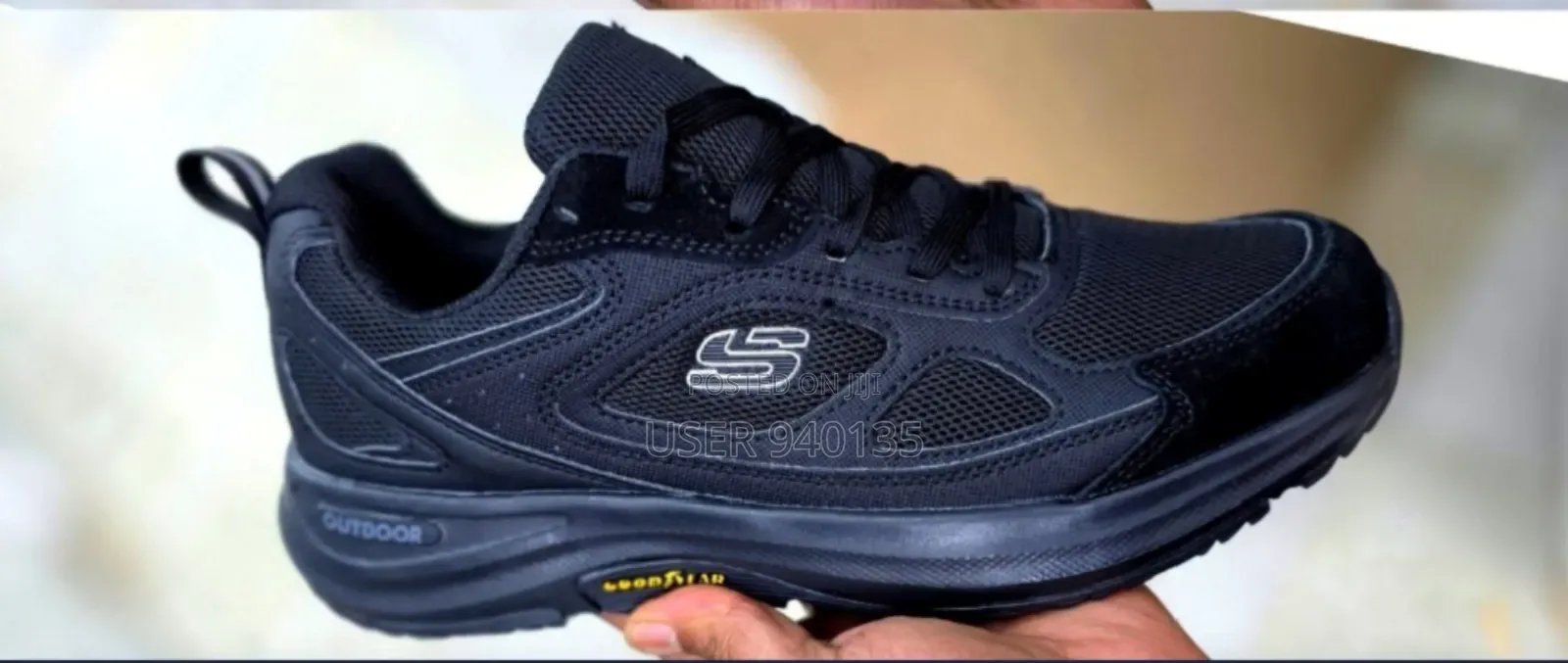 Skechers Hills