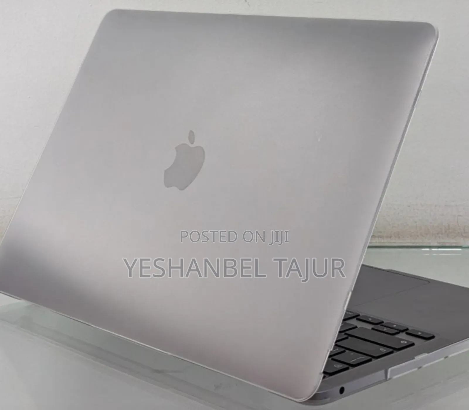 New Laptop Apple MacBook Pro 2022 M2 8GB Apple M2 SSD 256GB