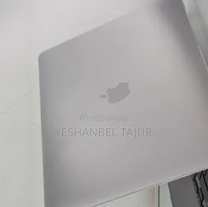 New Laptop Apple MacBook Pro 2022 M2 8GB Apple M2 SSD 256GB