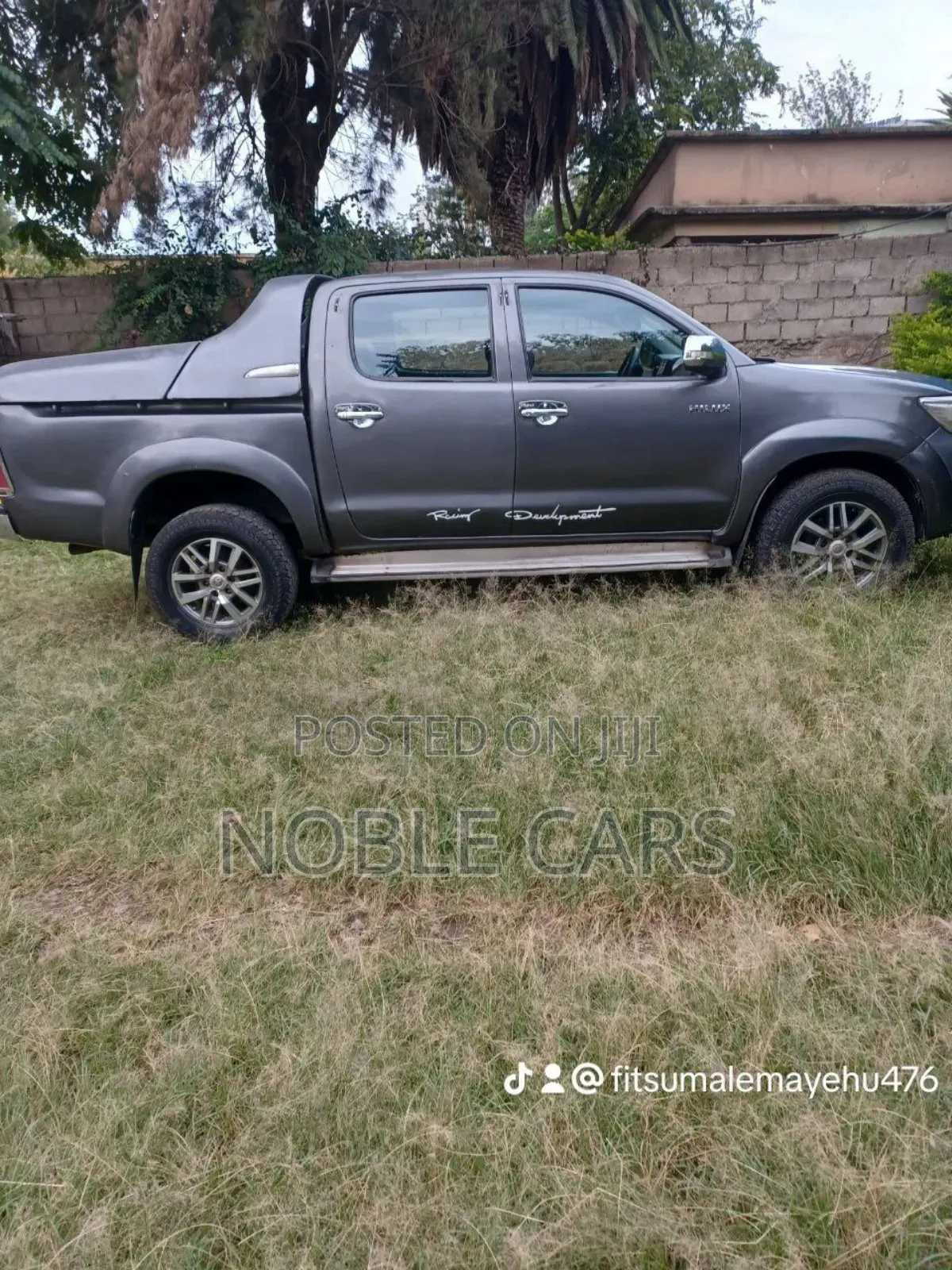 Toyota Hilux 2014 Gray