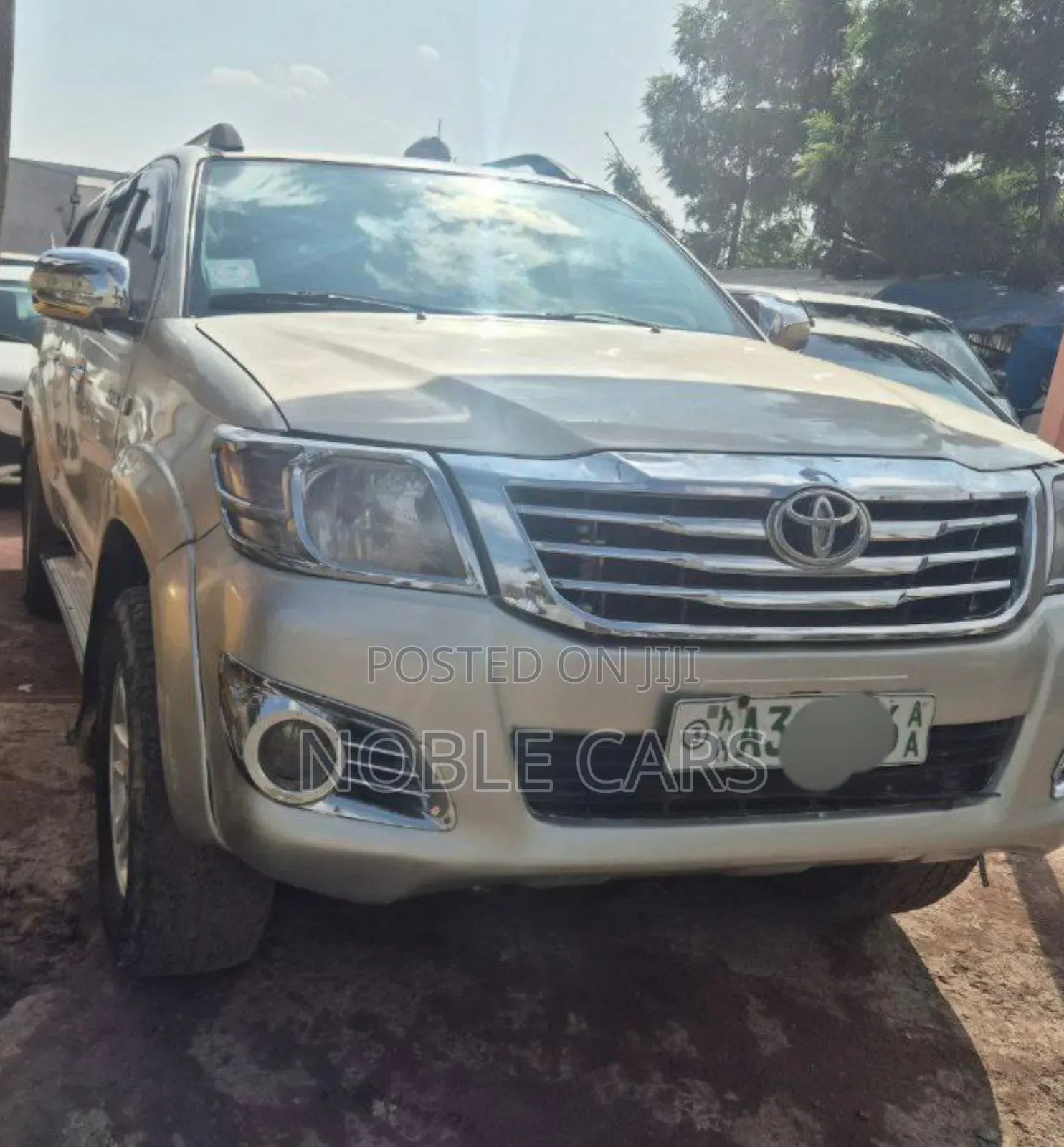 Toyota Hilux 2012 Gold