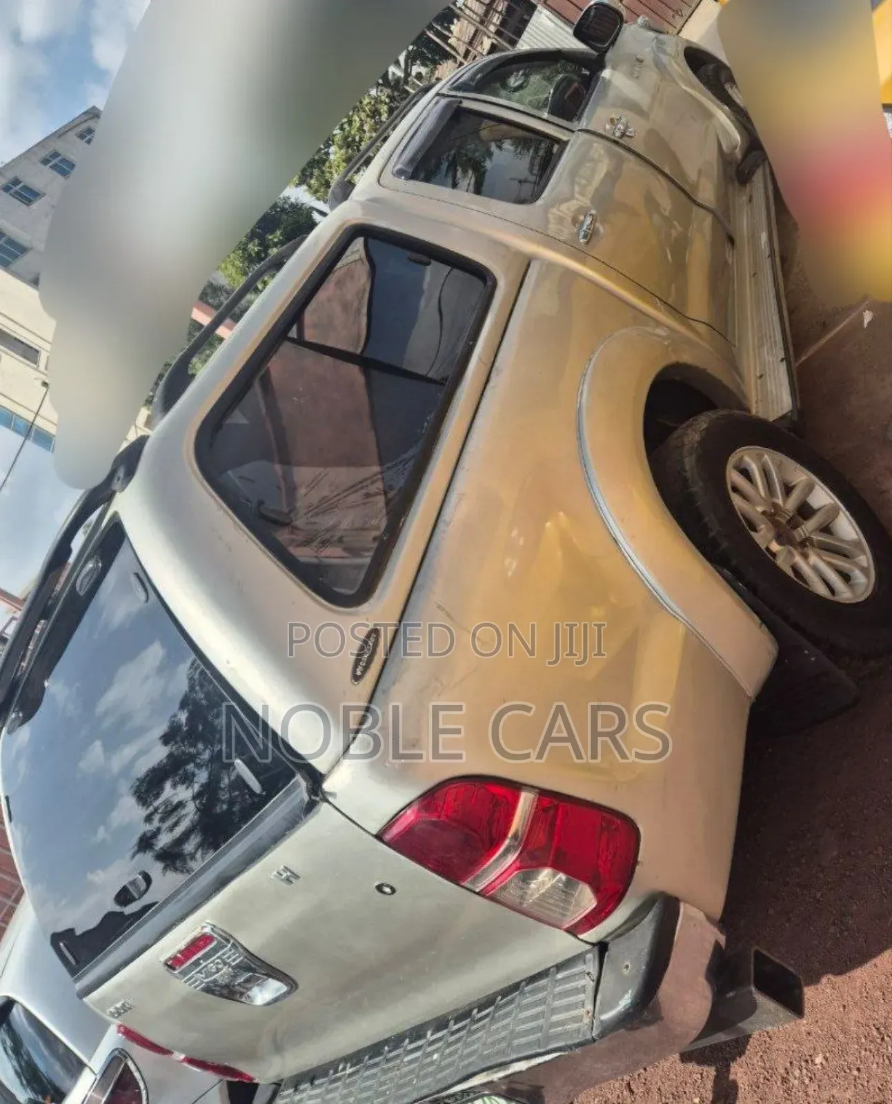 Toyota Hilux 2012 Gold