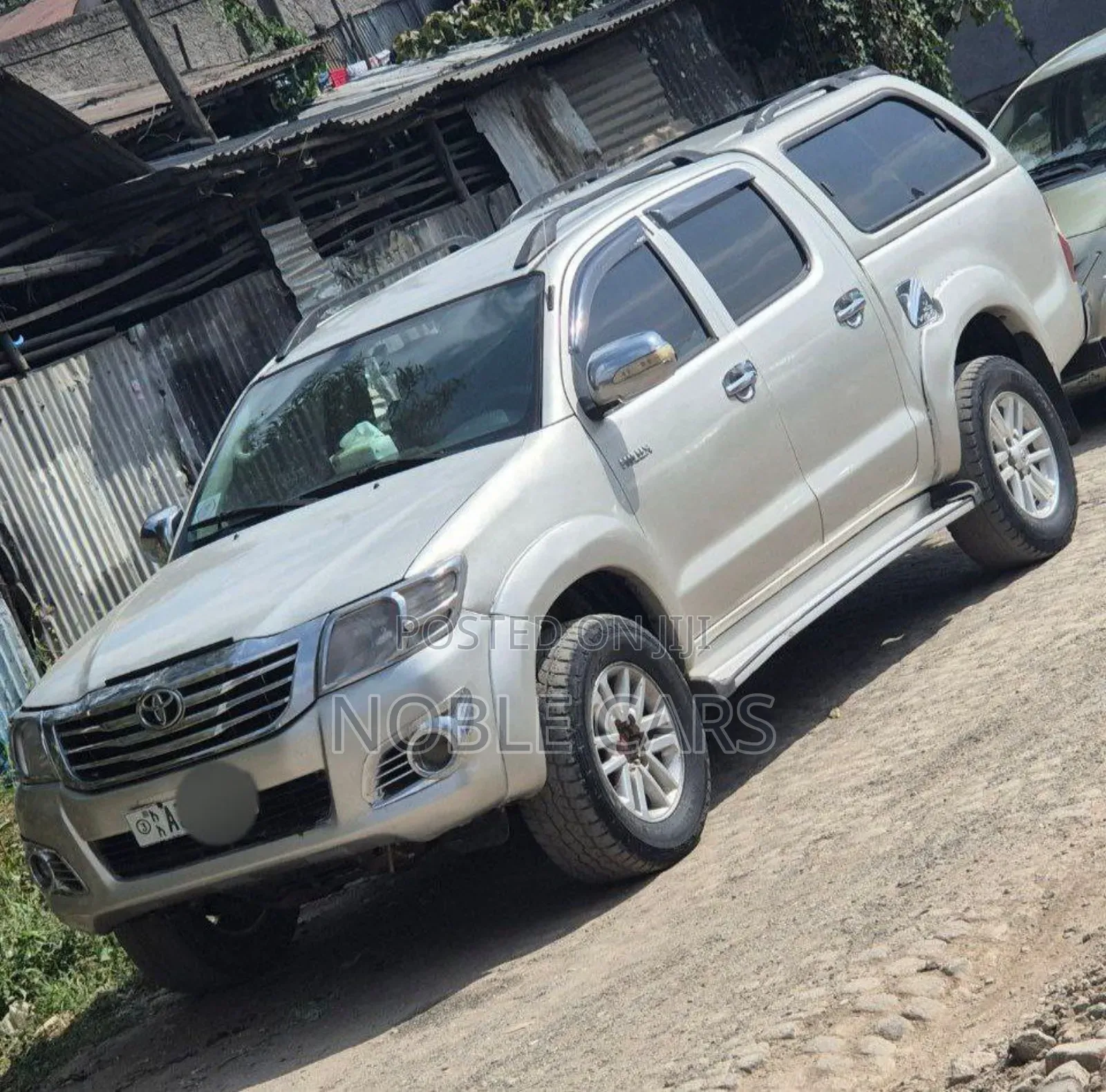 Toyota Hilux 2012 Gold
