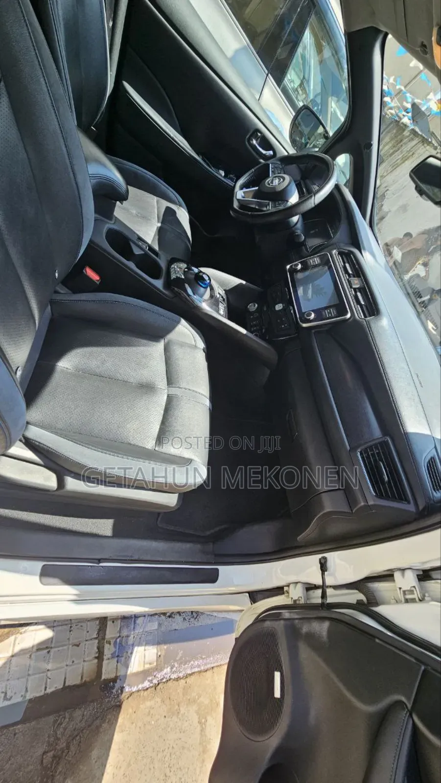 Nissan Leaf 2025 White