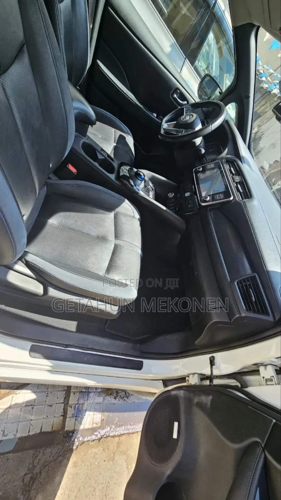 Nissan Leaf 2025 White