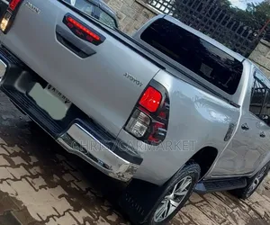 Toyota Hilux Revo Double Cab Deisel 2.4 RWD 2020 Silver