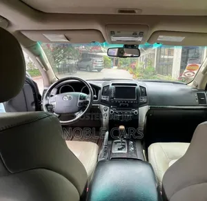 Toyota Land Cruiser 4.5 V8 VXR 2013 Matt Black