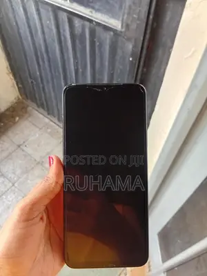 Photo - Huawei Y6 32 GB Black