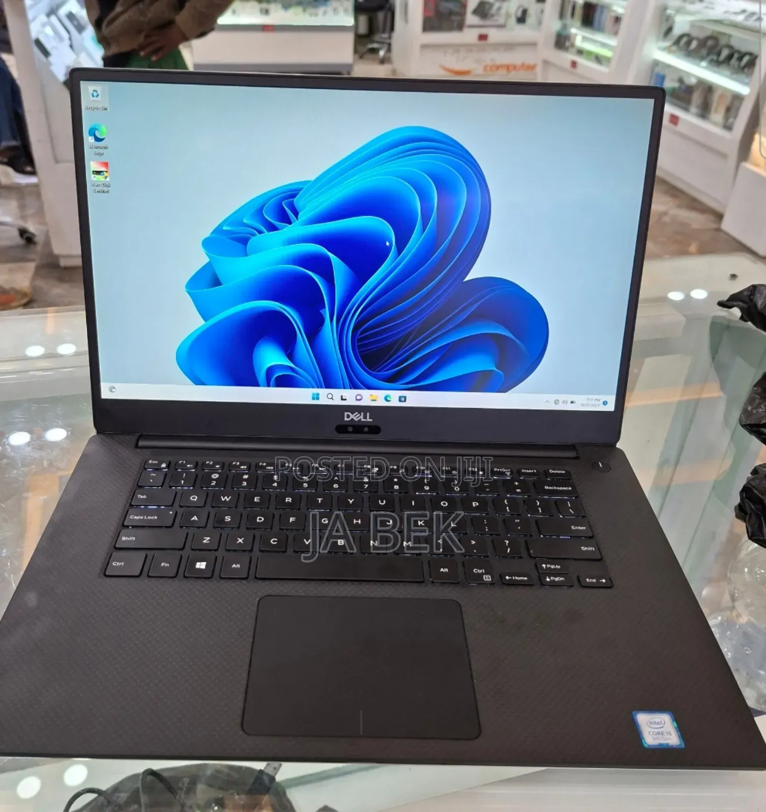 New Laptop Dell Precision 5540 16GB Intel Core I5 SSD 256GB