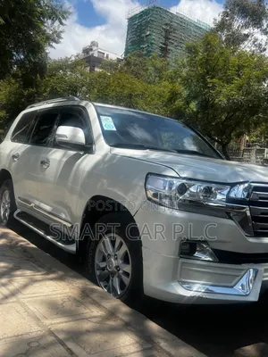 Toyota Land Cruiser 2008 White
