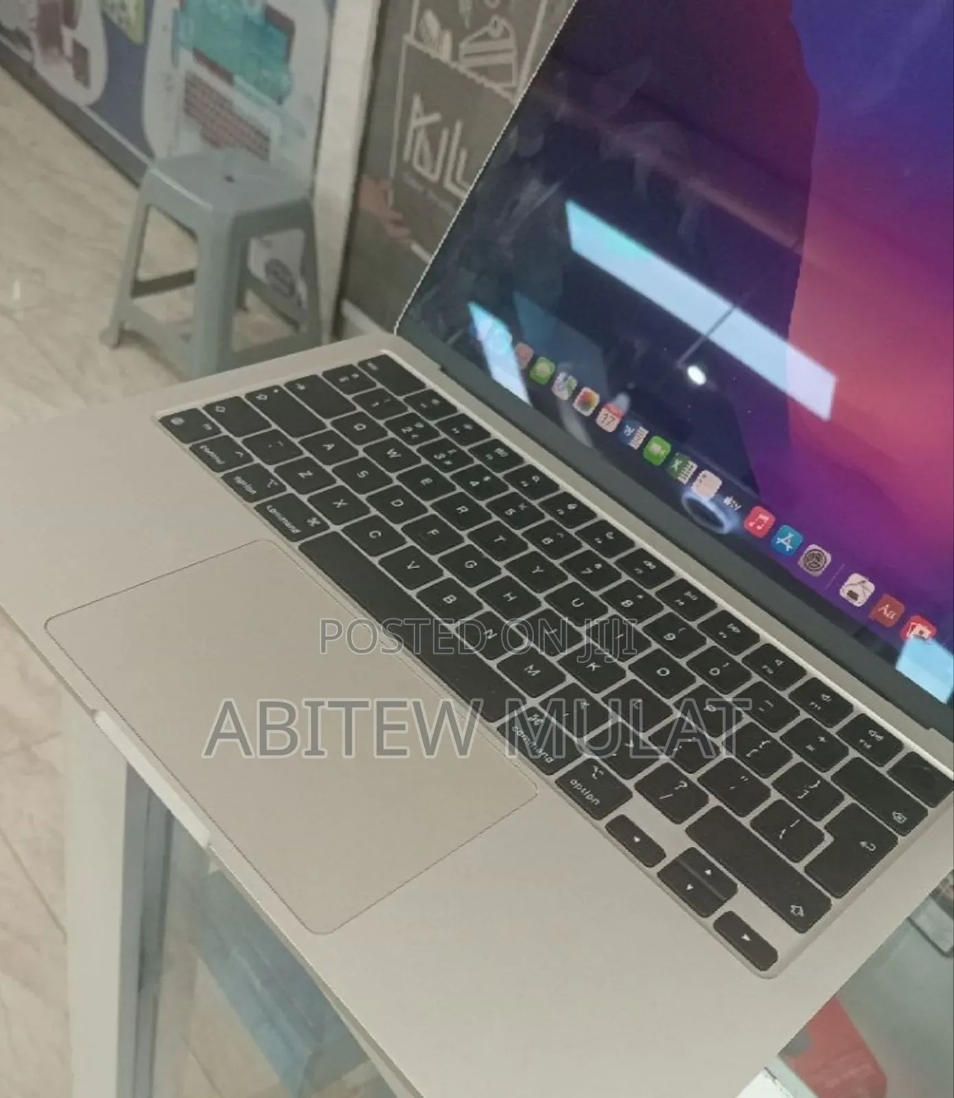 New Laptop Apple MacBook Air 2022 M2 8GB Apple M2 SSD 512GB