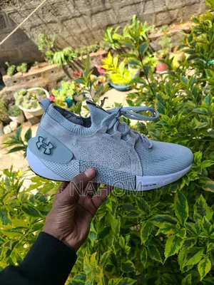 Photo - Under Armour Hovr Phantom