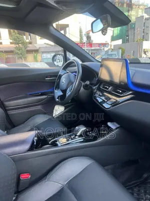 Toyota C-HR 2023 Ivory