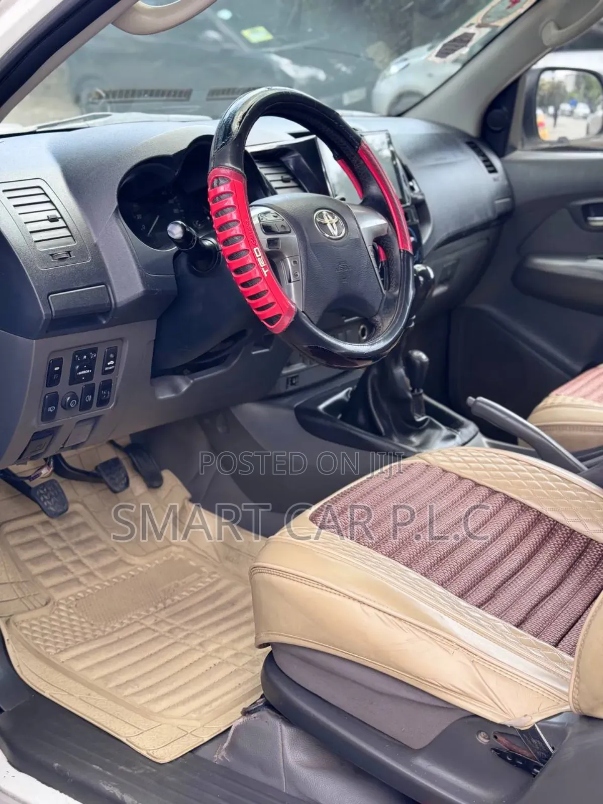 Toyota Hilux 2013 White