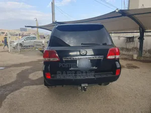 Toyota Land Cruiser 2013 Black
