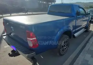 Toyota Hilux 2015 Blue