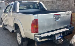 Toyota Hilux 2008 Gold