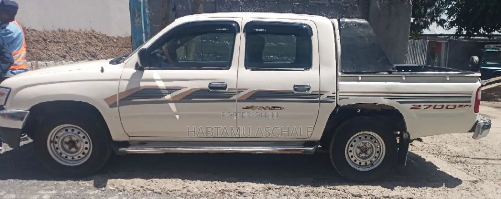 Toyota Hilux 1998 White