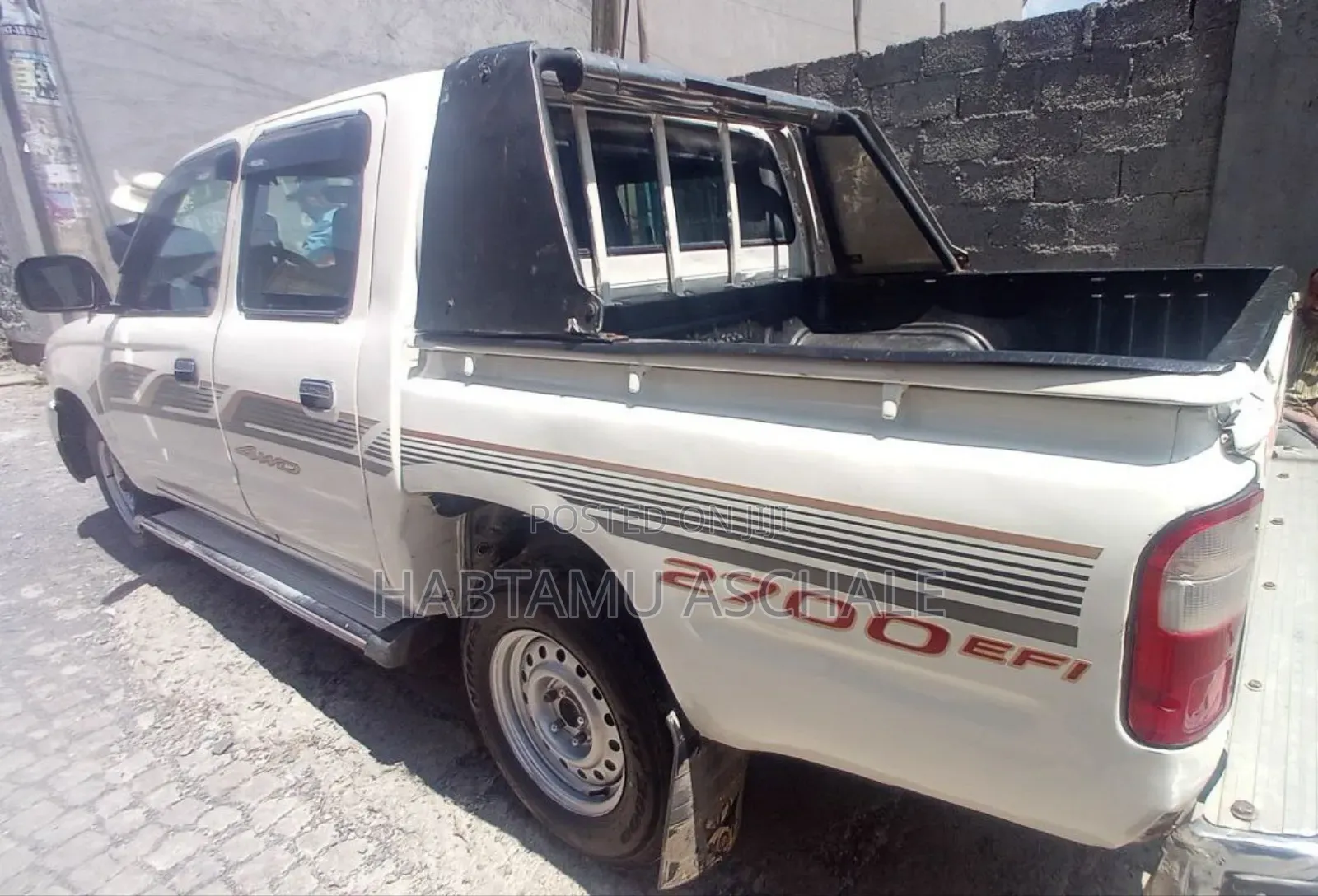 Toyota Hilux 1998 White