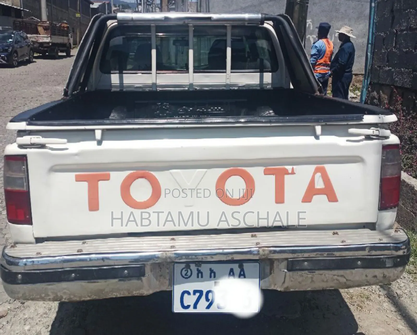 Toyota Hilux 1998 White
