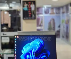 Photo - New Laptop Dell Precision 5570 16GB Intel Core I7 SSD 512GB