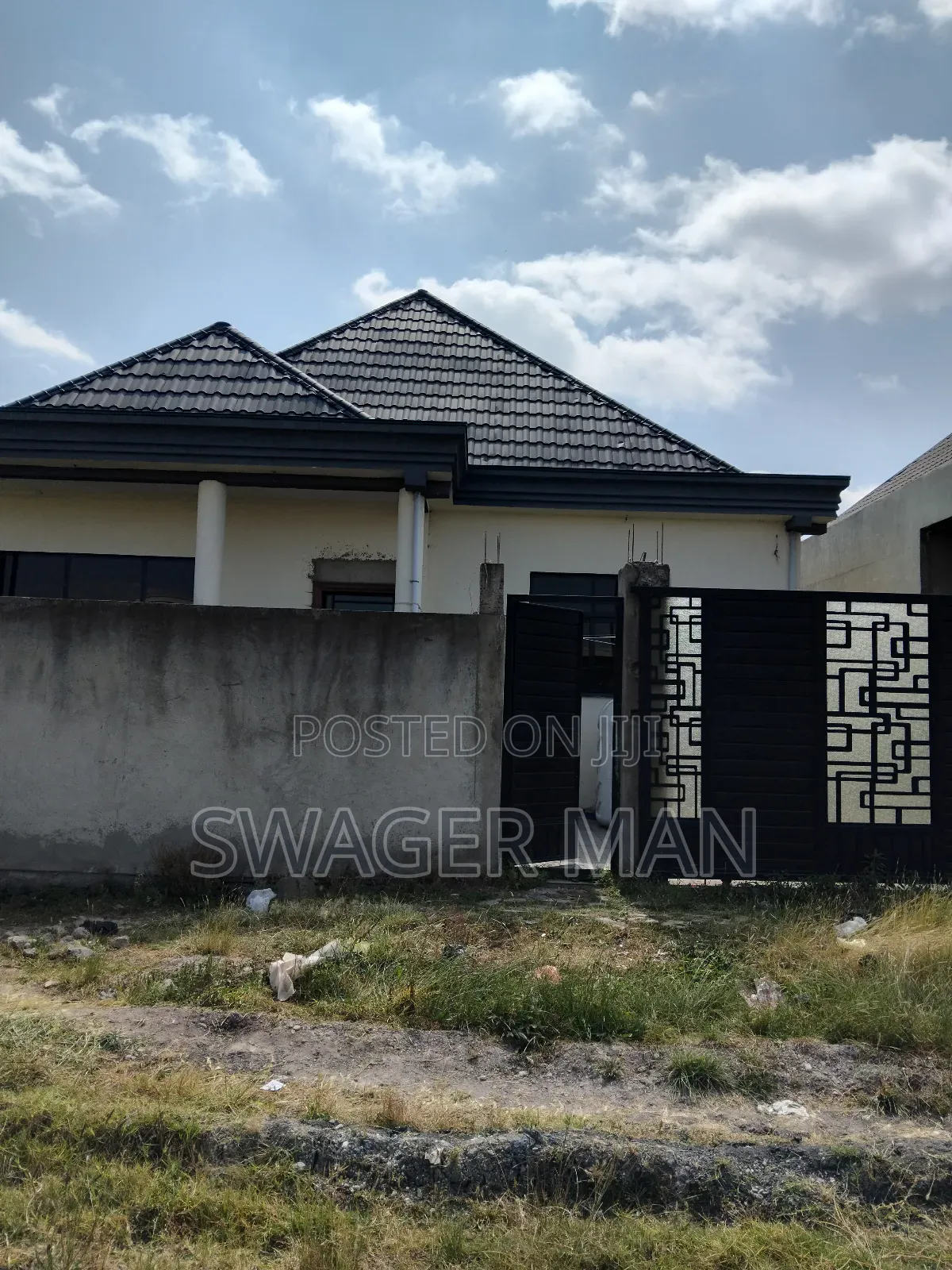 6bdrm Villa in Tafo, Yeka for sale