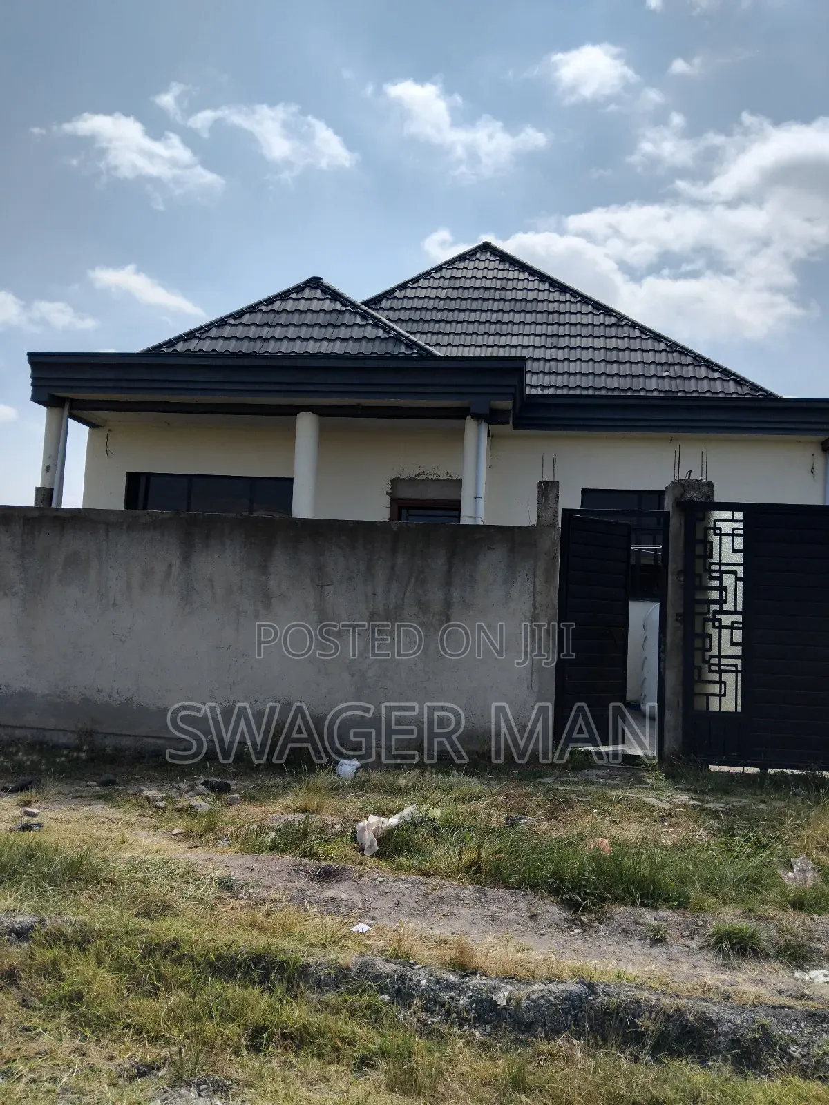 6bdrm Villa in Tafo, Yeka for sale