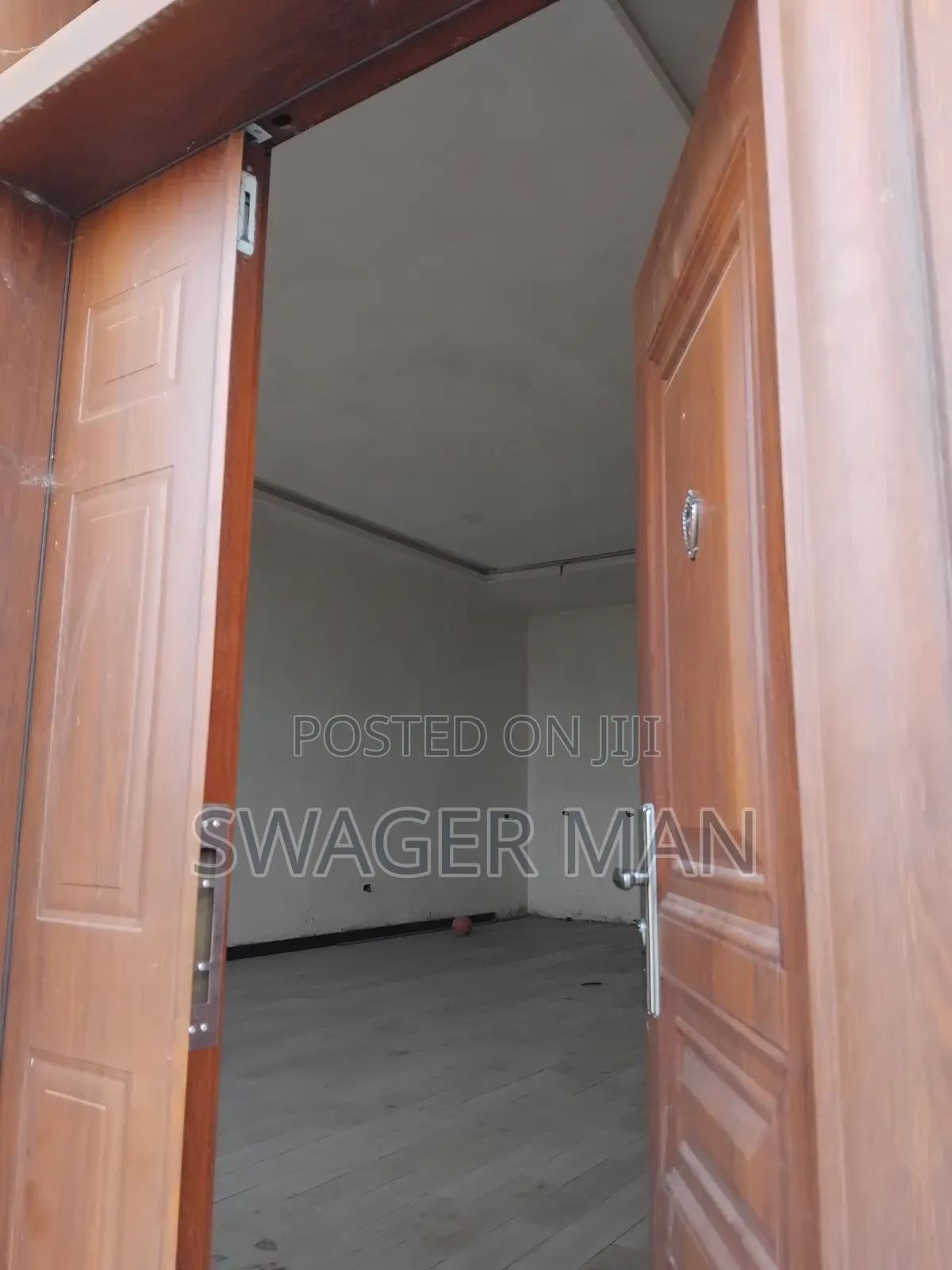 6bdrm Villa in Tafo, Yeka for sale