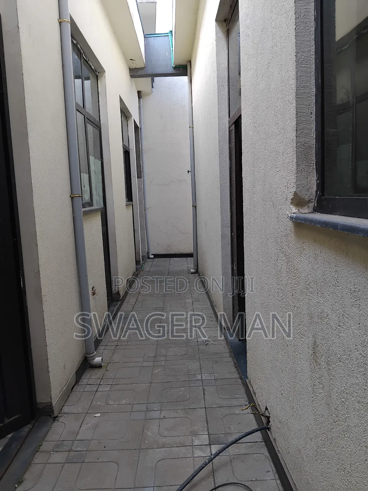 6bdrm Villa in Tafo, Yeka for sale