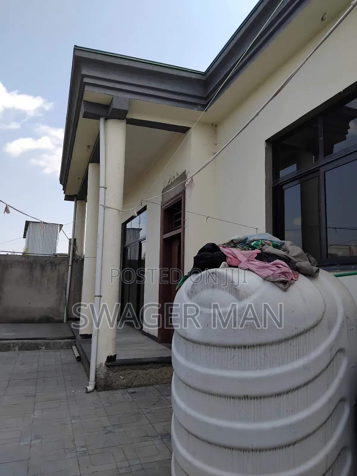 6bdrm Villa in Tafo, Yeka for sale