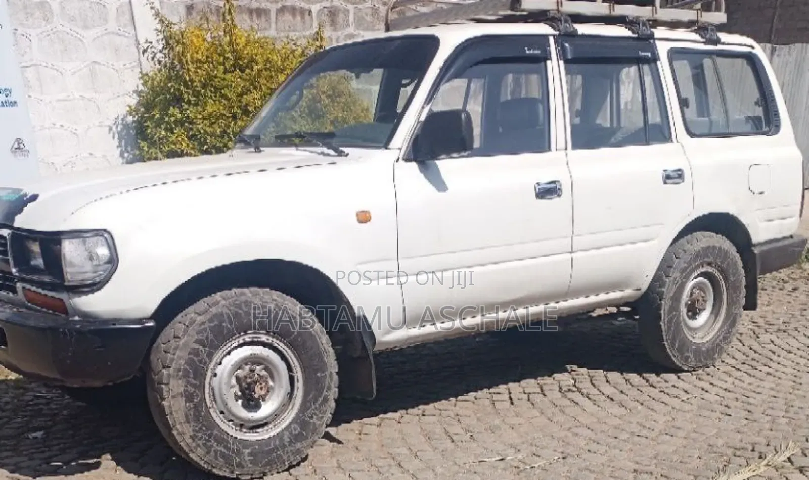 Toyota Land Cruiser 1995 White